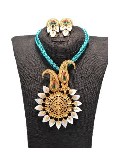 Shell Gold-plated Plated Brass Pendent Set23